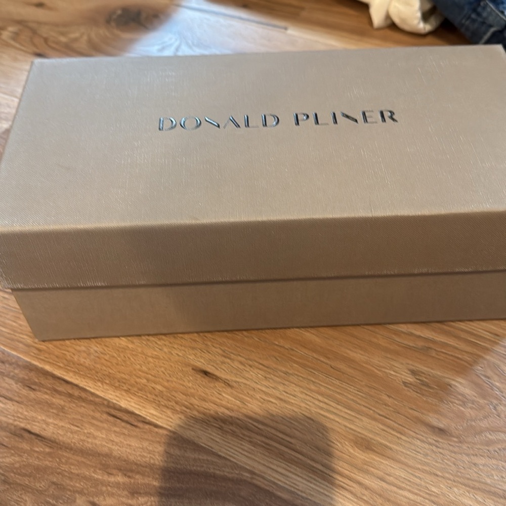 Donald Pliner sling backs.  New in box.  Navy multi, woven.  Size 7. - Picture 6 of 6